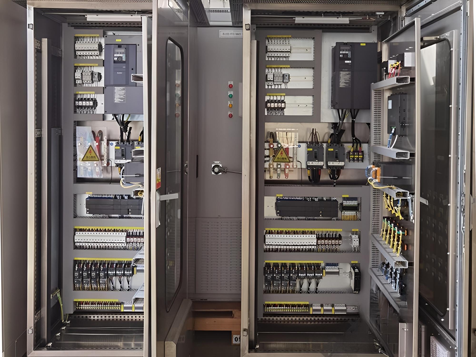 三菱變頻器柜-新一能FR-F800變頻器柜廠(chǎng)家 三菱變頻器柜-新一能FR-F800變頻器柜廠(chǎng)家